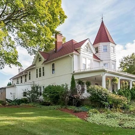 Kingsley House Bed & Breakfast - Full Home Fennville Kültér fotó