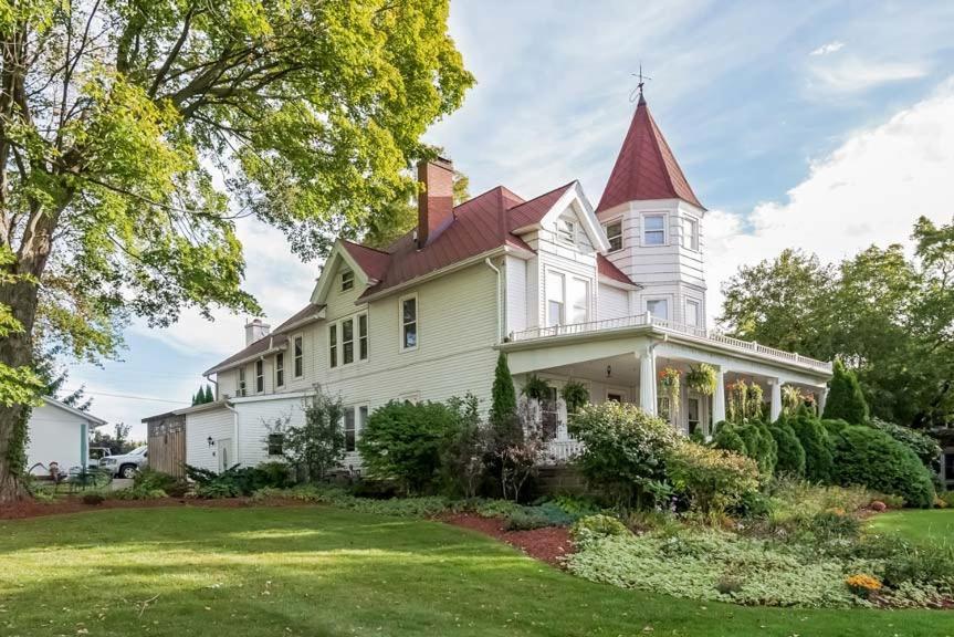 Kingsley House Bed & Breakfast - Full Home Fennville Kültér fotó