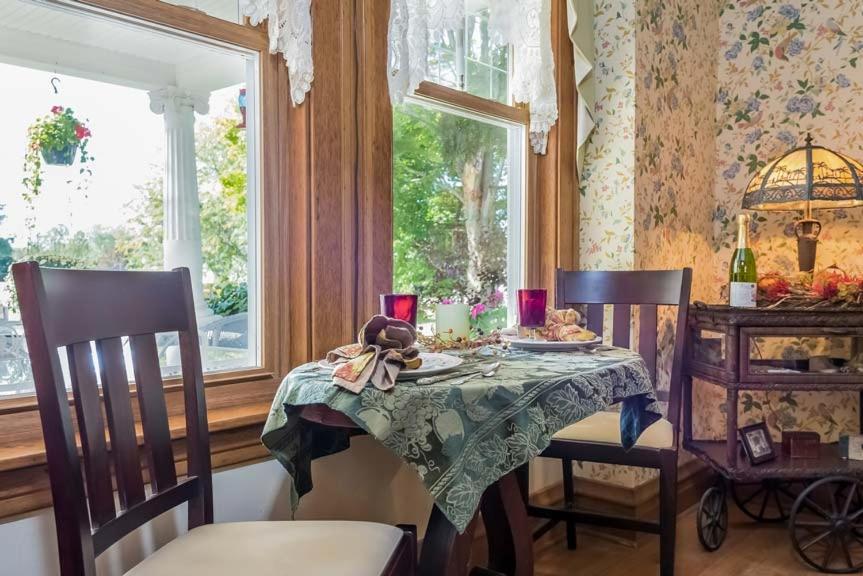 Kingsley House Bed & Breakfast - Full Home Fennville Kültér fotó