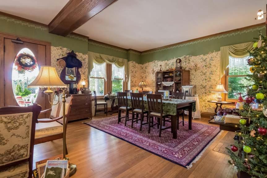 Kingsley House Bed & Breakfast - Full Home Fennville Kültér fotó