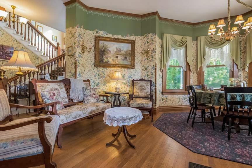 Kingsley House Bed & Breakfast - Full Home Fennville Kültér fotó