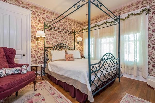 Kingsley House Bed & Breakfast - Full Home Fennville Kültér fotó